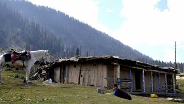 जम्मू-कश्मीर के सरपंचों को दिया गया और अधिक अधिकार